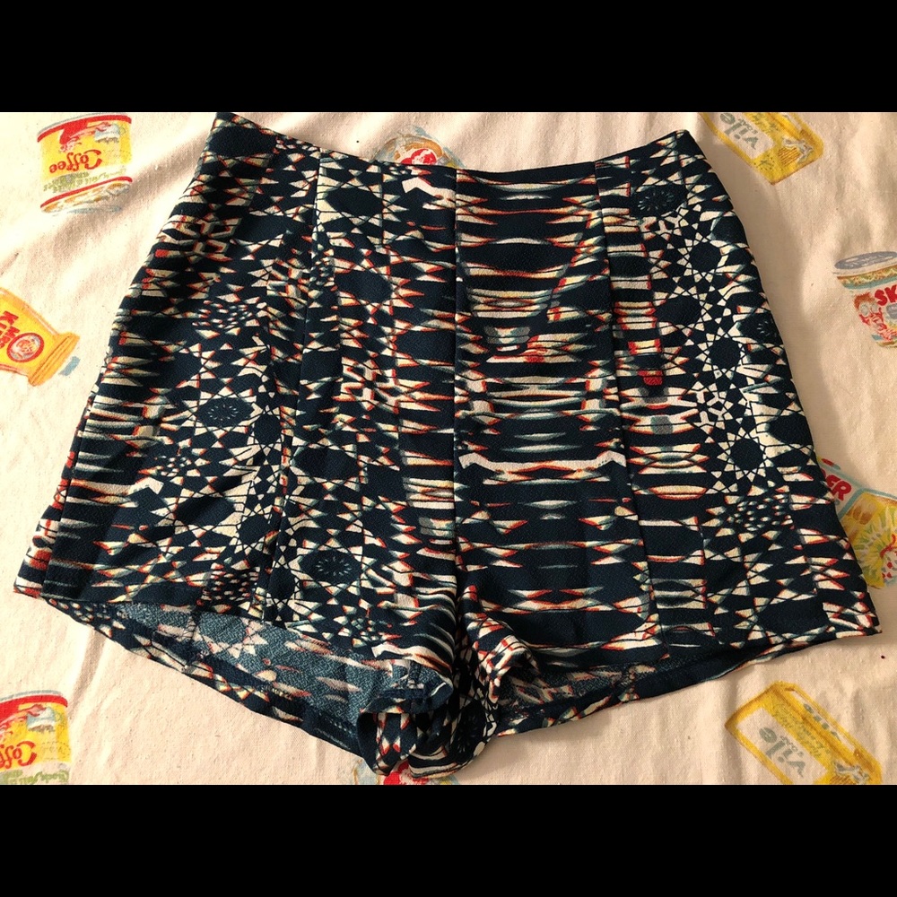 🍑🌈PSYCHEDELIC LUSH High wasted geometric shorts